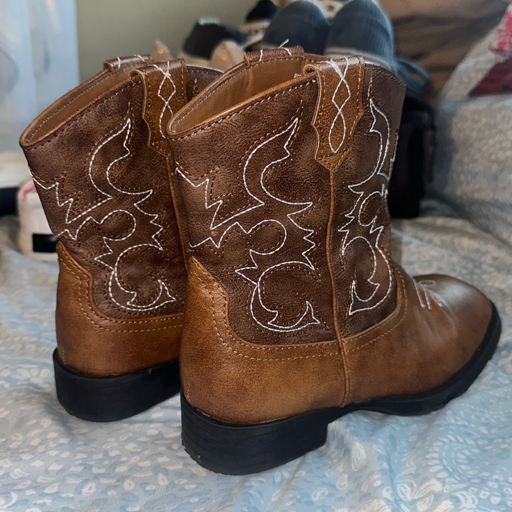 Boys cowboy boots, size kids 12